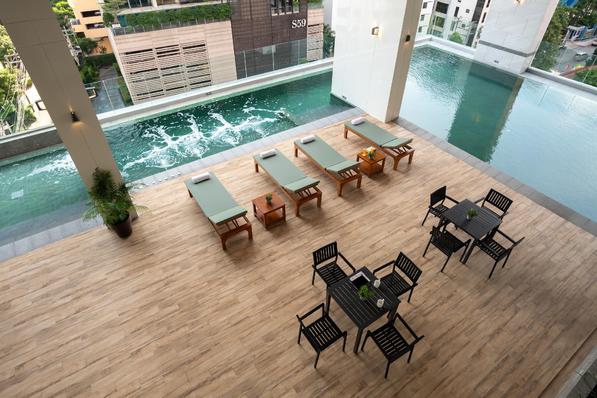 Jasmine 59 Hotel Bangkok Luaran gambar The pool at the hotel