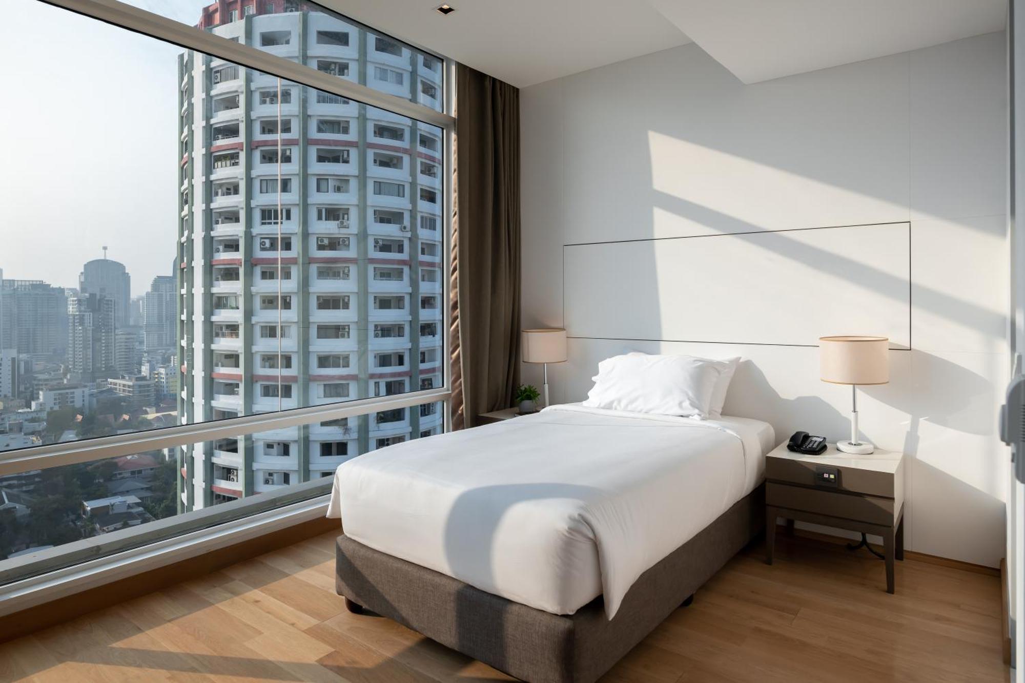 Jasmine 59 Hotel Bangkok Luaran gambar A bedroom at the hotel