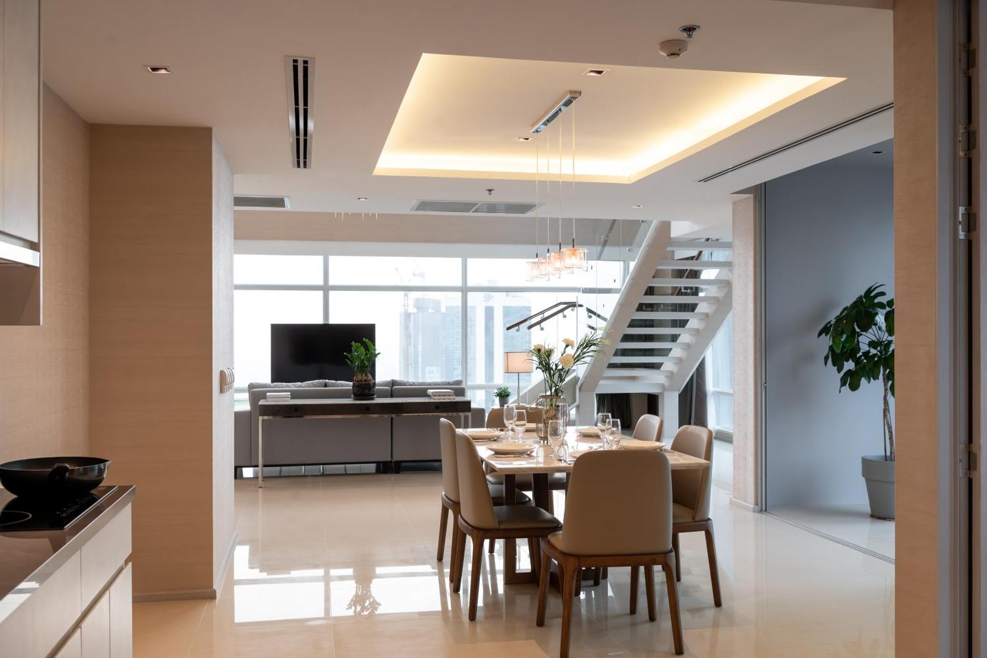 Jasmine 59 Hotel Bangkok Luaran gambar A dining room in a modern home